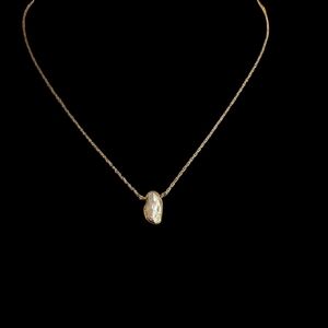 NWT - 14K Gold and Real Mother Of Pearl Pendant Necklace Minimalist Design